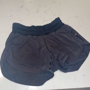 Lululemon black tracker shorts